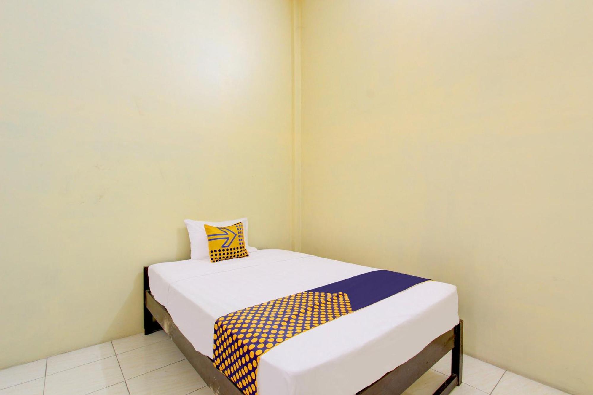 Spot On 93245 Guest House Mulia Dua Syariah Klaten Экстерьер фото